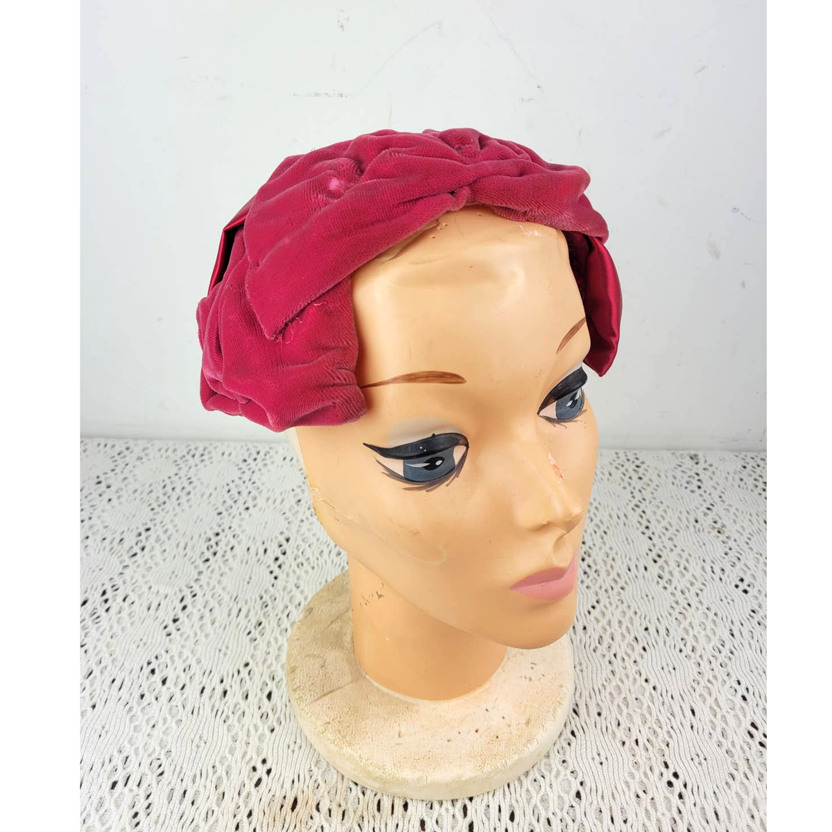 1950-1960 Vintage EUC Pink Mesh Fascinator with Sculptural Design FS600 Pink straw saucer Fascinator — Harlem main image 3