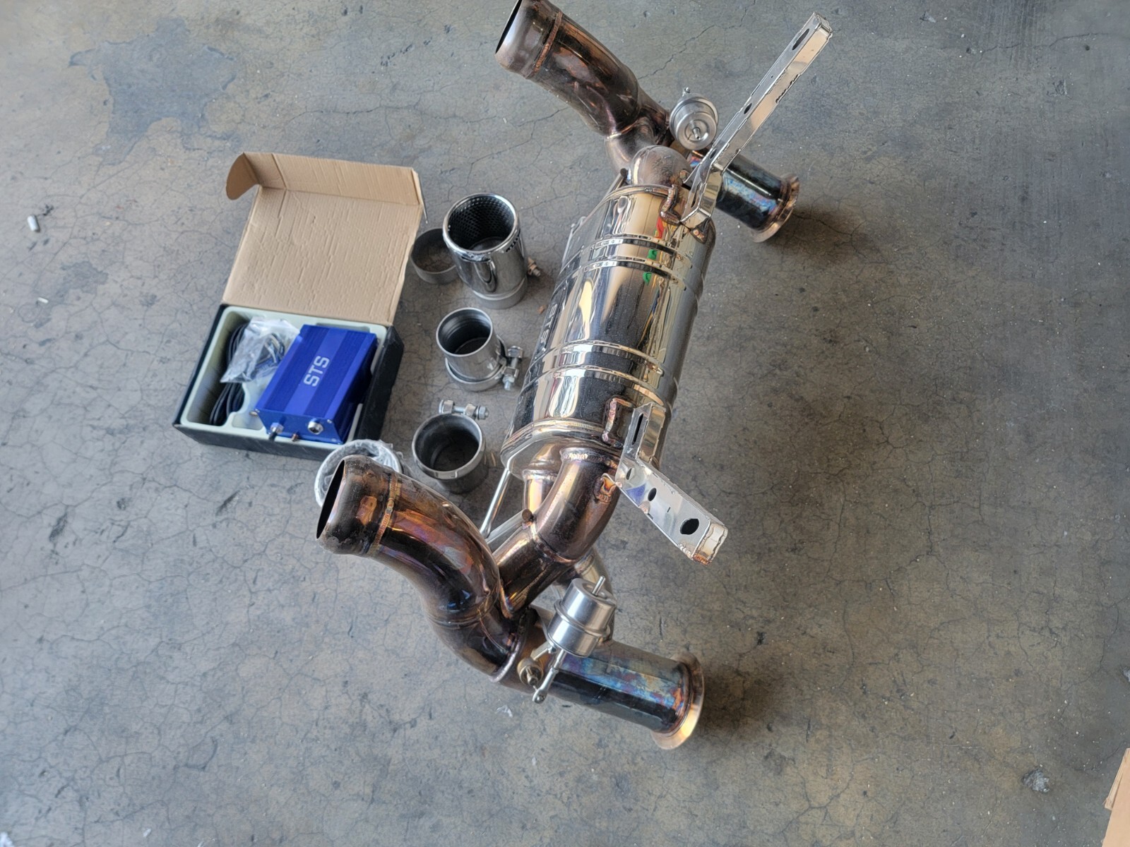 LAMBORGHINI AVENTADOR SVJ STYLE EXHAUST FOR LP700 TO SVJ KIT VALVED 