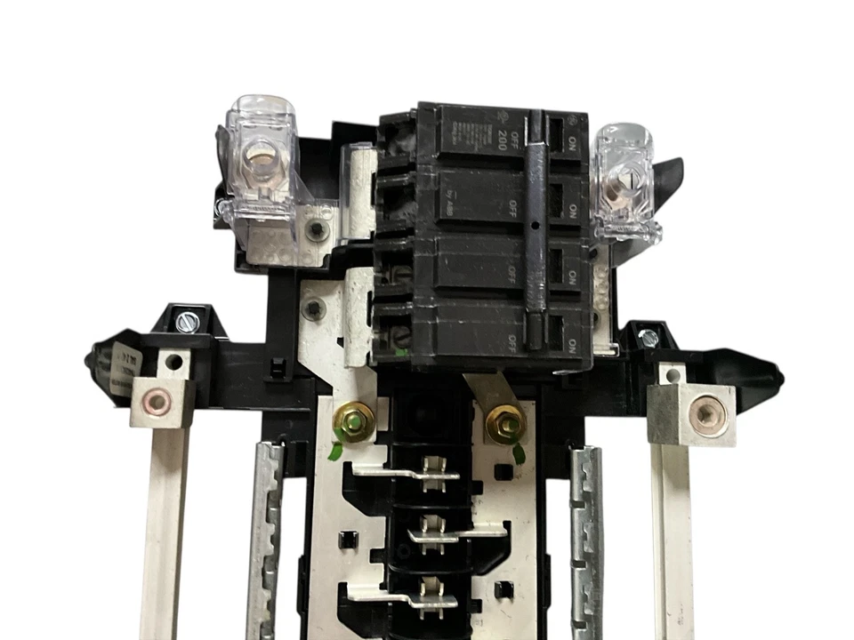 通用电气 TM4020C80K 室内主断路器 40 空间 80 电路 200 安培 — 第 2/4 张图片