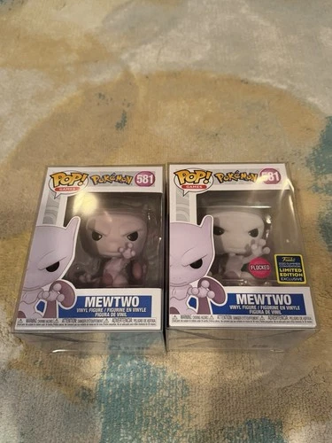 Funko Pop! Vinyl: Pokémon - Mewtwo Lot Of 2 W/Protector