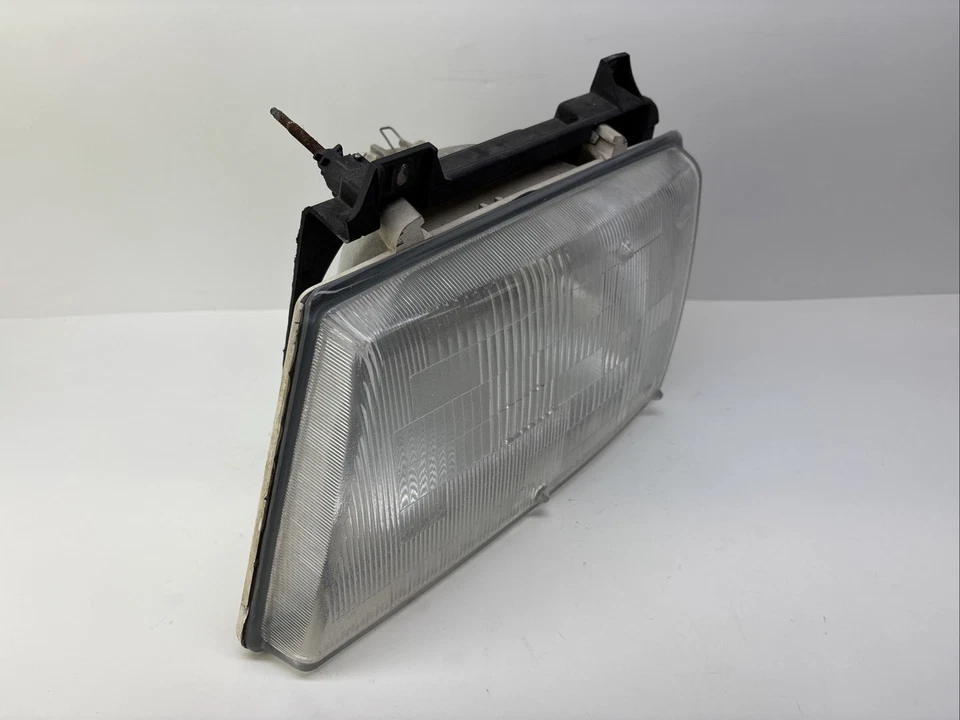 Lente faro izquierdo lado conductor Saab 9000 1991-1993 13389500 Foto 3 de 4