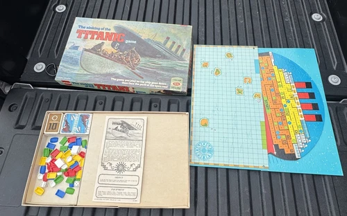 Vintage Ideal The Sinking of the Titanic Board Game 1976
