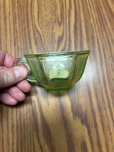 Vintage Anchor Hocking Green Uranium Depression Glass Princess Tea Cup Glows
