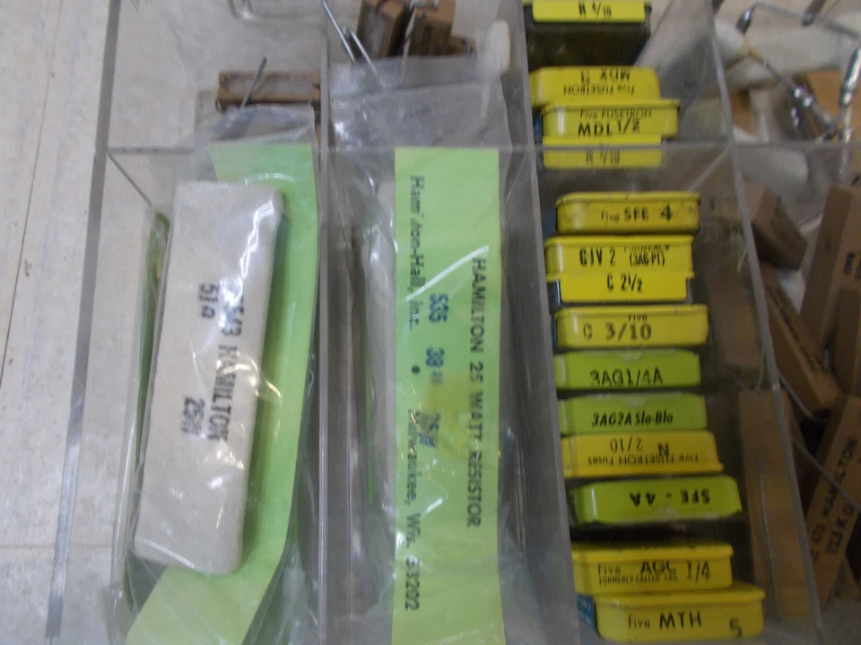 Большой лот проволоки намотки резистор разнообразие набор Hamilton Hall 50 + шт. Новый из старых запасов - Изображение 3 из 4