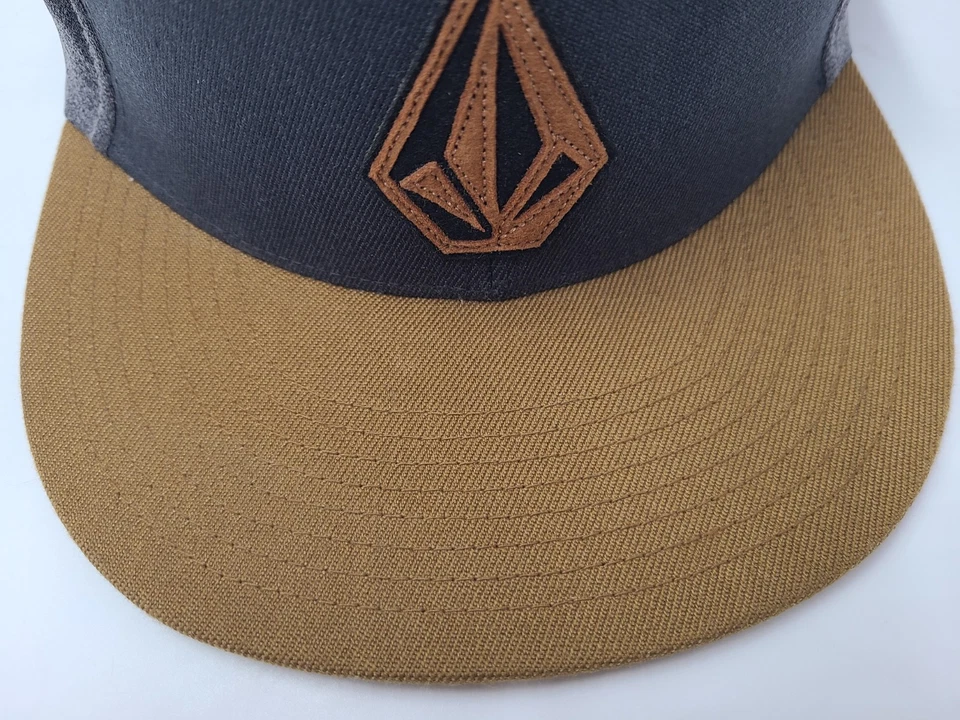 Volcom Stone Flex Fitted S-M 帽子 滑板 冲浪 男式 女式 灰色 棕色 — 第 3/4 张图片