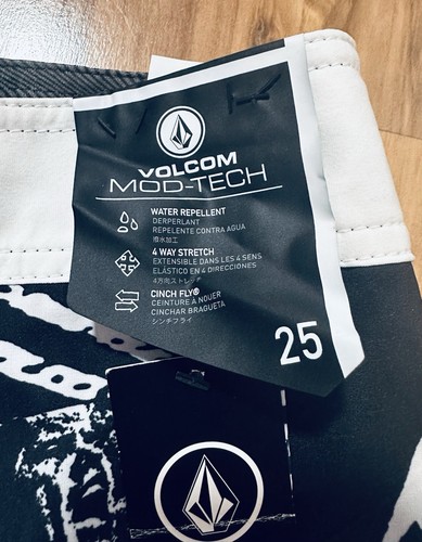 Volcom Mod-Tech Big Boy’s Short Black And White Size 25 (10Y). - Picture 3 of 5