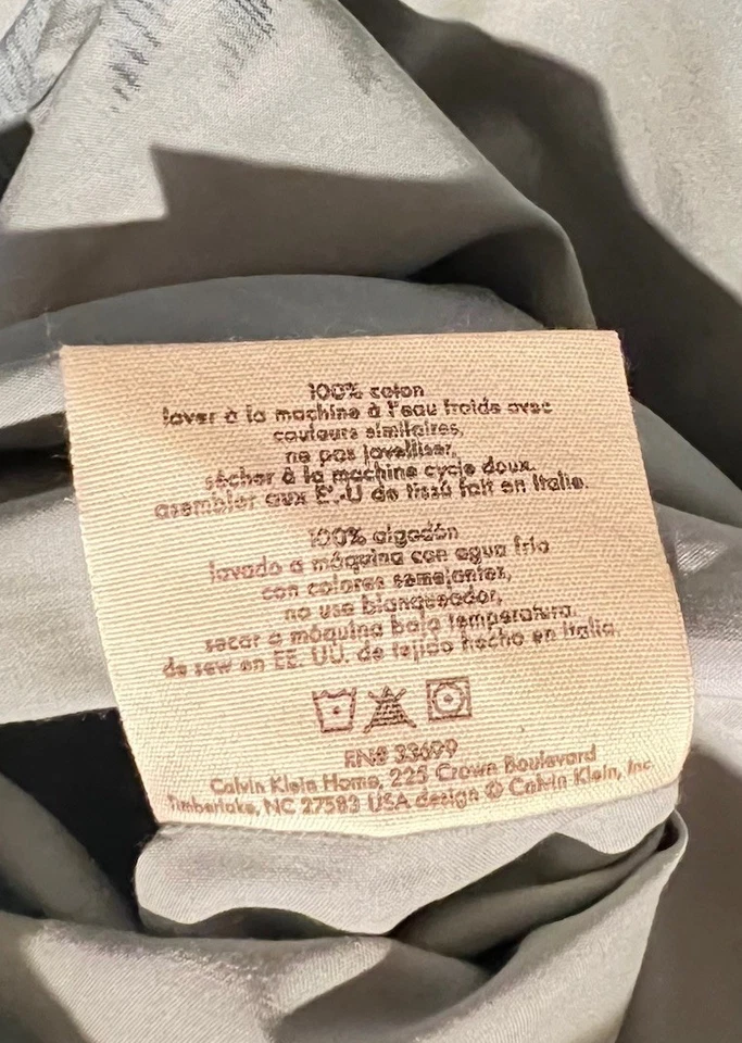 Calvin Klein Queen Duvet Cover Sage Green Bamboo Leaf New W/O Tags + Pillowcases - Image 3 of 4