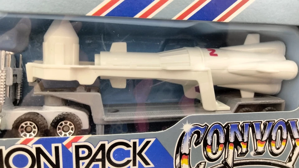 MATCHBOX CONVOY CY204 'NASA KENWORTH ROCKET TRANSPORTER' ACTION PACK - BOXED - Image 3 of 4