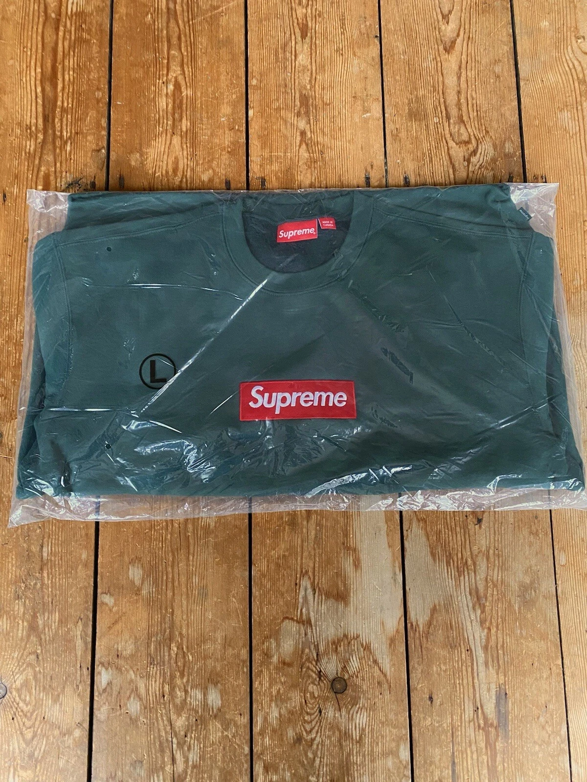 Crewneck logo Supreme Box   vert pin foncé   grand   FW22   flambant neuf et scellé