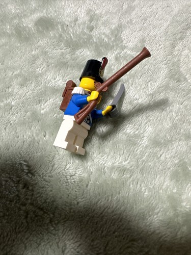 Lego Minifigure Bluecoat Soldier Lopsided Smile Imperial Set 70411 Or 70409 D2 - Picture 5 of 5