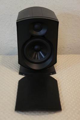 b&w solid speakers