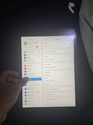Apple iPad 8th Gen. 32GB, Wi-Fi, 10.2 in - Silver