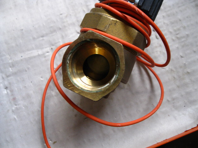 Dema Solenoid Valve   18PHPR 24v used working 1" NPT