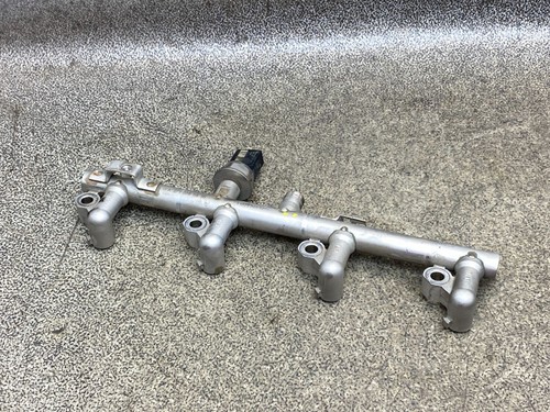 Einspritzleiste A2710705495 Rail 144Tkm Mercedes W204 C200 1.8 CGI 11.1865.179