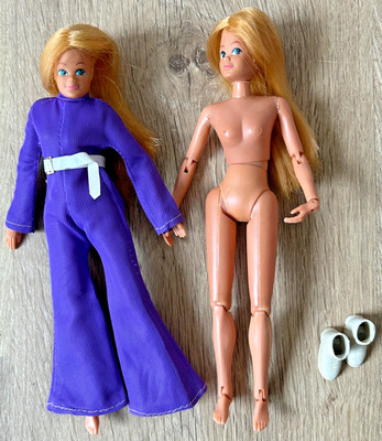 Lot of 2 MEGO Vintage 1972 DINAH -MITE Jointed Doll 8'' Action Figure & Outfit