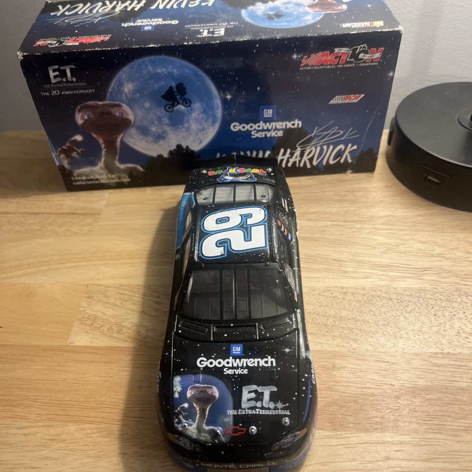 ACTION Kevin Harvick #29 GM Goodwrench/E.T. 2002 Monte Carlo 1:24 Diecast - Image 2 of 4
