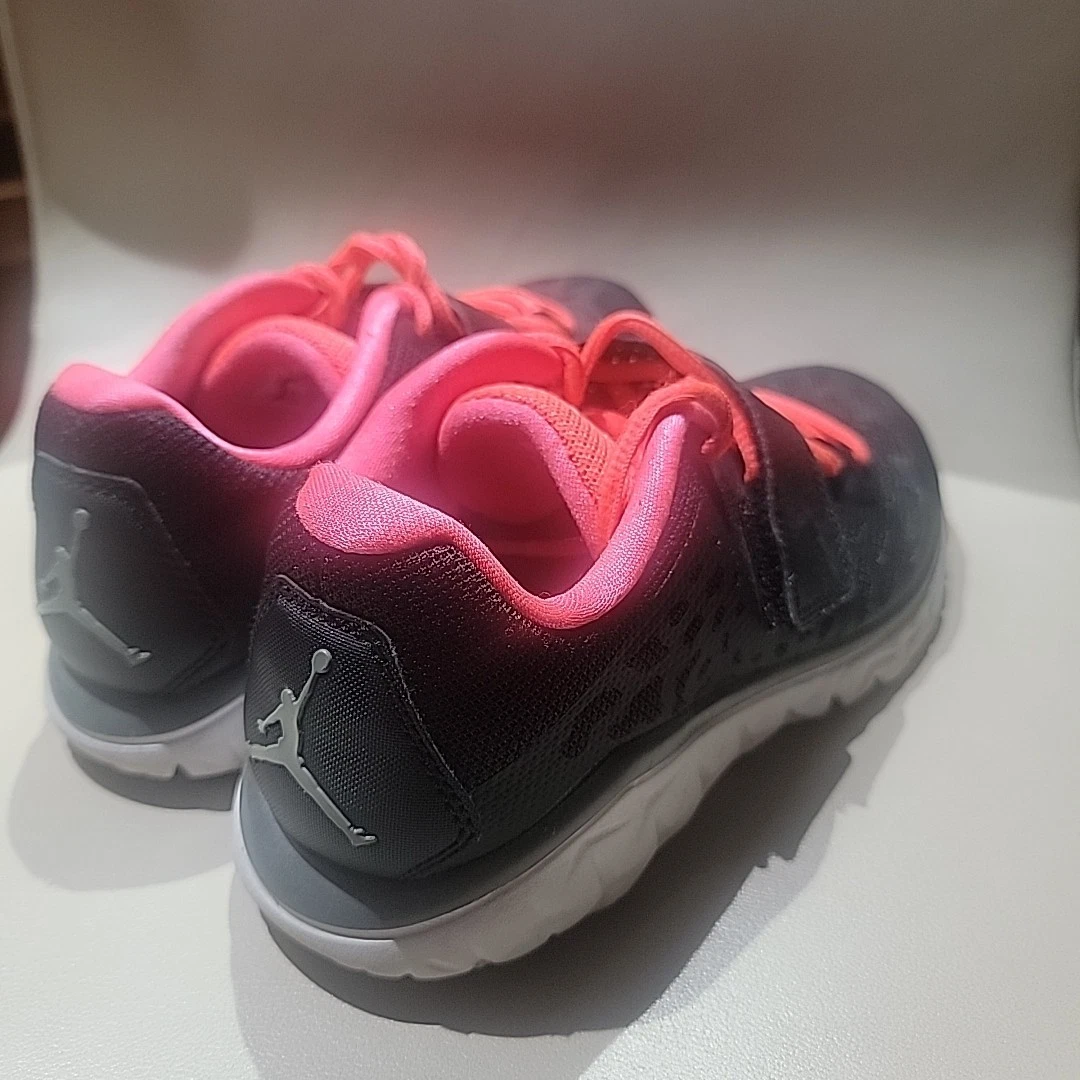 Scarpa da allenamento Nike Jordan bambino Jordan Flight Flex taglia 5 5 anni nera bianca lava calda