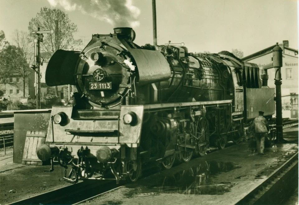 2959-Ansichtskarte Dampflokomotive 23 1113 Nossen Reichsbahn Feuer-Wasser-Kohle - Bild 1 von 1