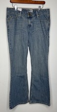 NWT Levis Y2K Low Rise Flare Signature Denim Jeans Women’s Juniors Size 11 Pants