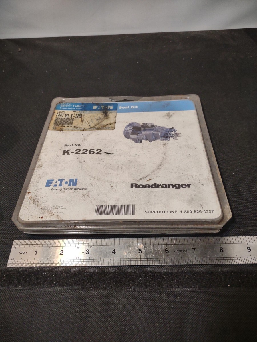 NEW GENUINE EATON FULLER OEM K2262 ONE REPLACEMENT OIL SEAL KIT