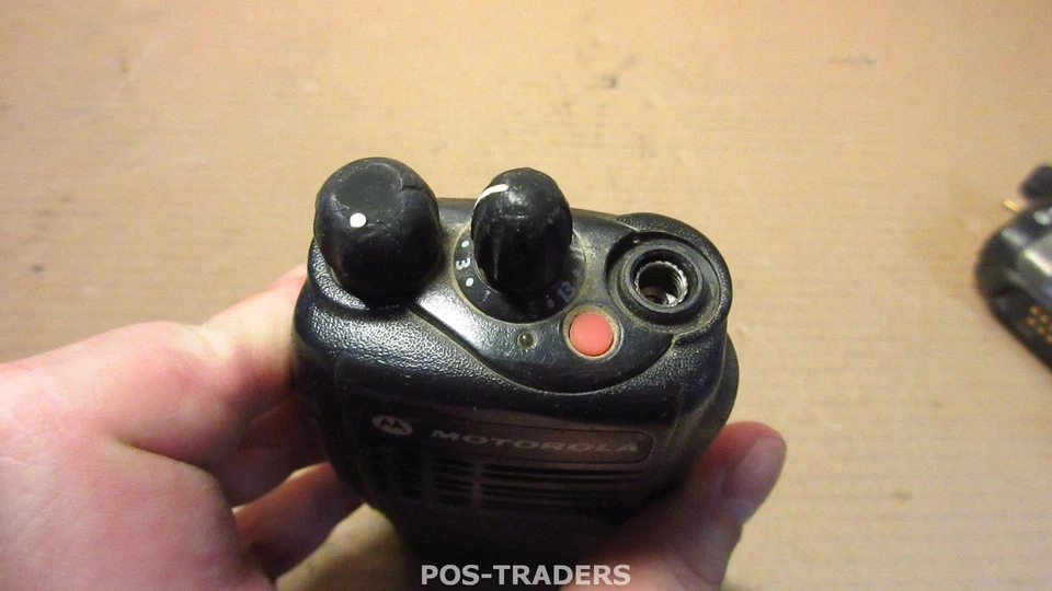 MOTOROLA GP340 PW311C analogue  TWO-WAY PORTABLE RADIO - EXCL BATTERYS - Bild 2 von 4