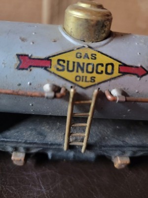 VINTAGE LIONEL LINES SUNOCO OIL TANK CAR No 804. (H-17) GB 44
