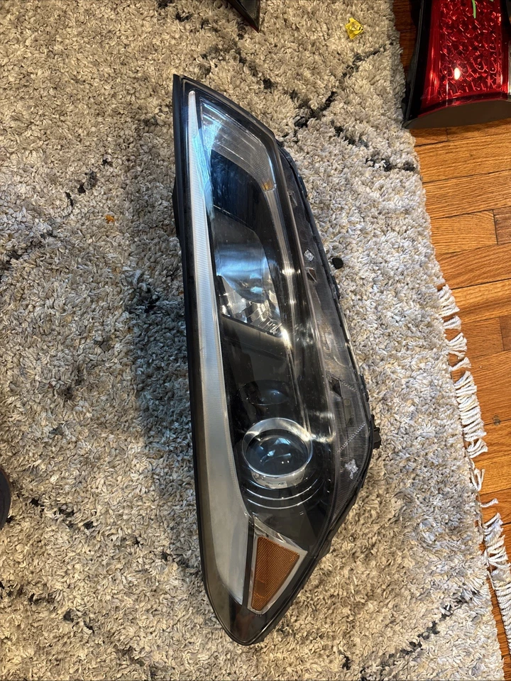 2016 17 HYUNDAI TUCSON HEADLIGHT PASSENGER SIDE HALOGEN OEM J034H10😍 - Image 2 of 4