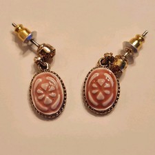 Pendientes camafeo vintage Liz Claiborne rosa floral forma ovalada rubor-rosa firmados
