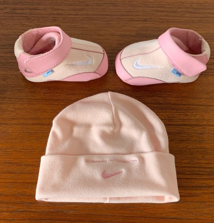 PONY Scarpe e berretto Nike Play Babyfit CB