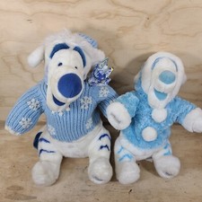 Tigger Winnie the Pooh Disney Store Winter White Snowflake Sweater Plush Lot