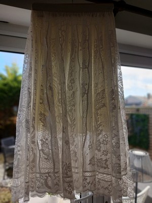 Beautiful & Unusual On Trend Cream Victorian style lace skirt size 8-10 