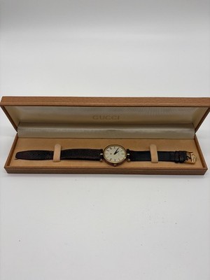 Gucci Uhr 2040M Herren Stahl vergoldet weißes Zifferblatt römische Ziffern Original Box