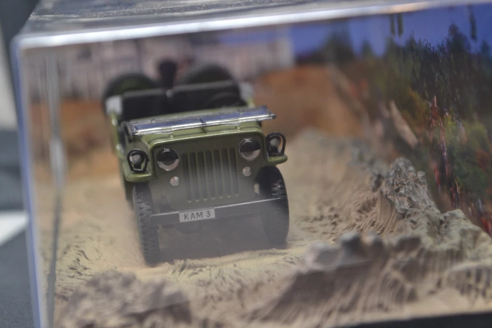 EAGLEMOSS / UH - james bond 007 - WILLYS JEEP M606 - 1/43 SCALE MODEL CAR - 46 - Image 3 of 4