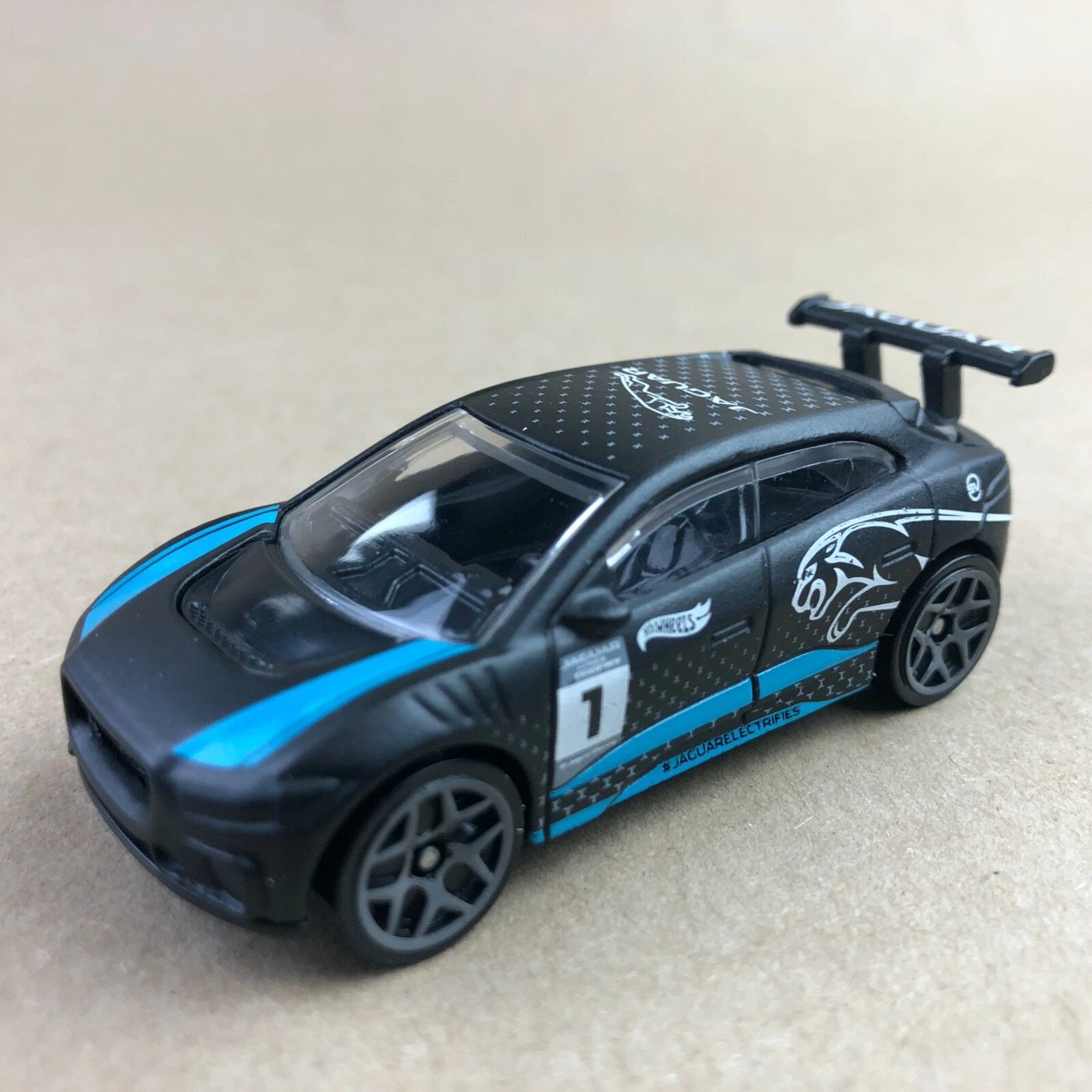  hot wheels jaguar i-pace etrophy brinquedo carro fundido solto 