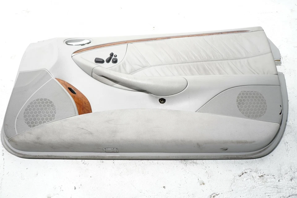 03 04 05 06 MERCEDES-BENZ CLK320 CONVERTIBLE PUERTA PASO DERECHO PANEL MOLDURA 838A OEM Foto 2 de 4