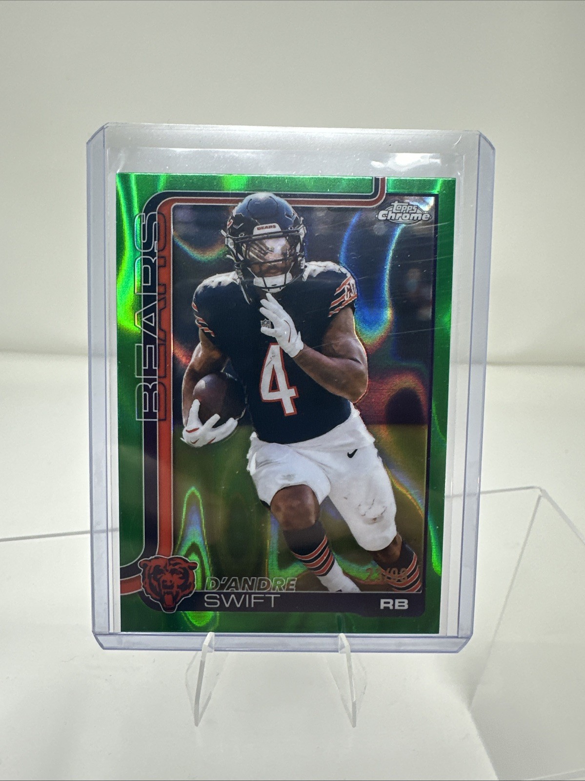 2025 Topps Chrome D’Andre Swift Green Lava 23/99 ￼