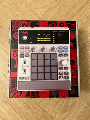 Akai Professional MPC Sample Standalone Portable Sampler Sequenzer/Effekte