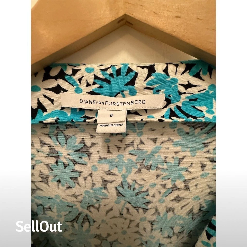 Diane von Furstenberg Women's Floral Wrap Dress Blue Size 6 - Image 3 of 4