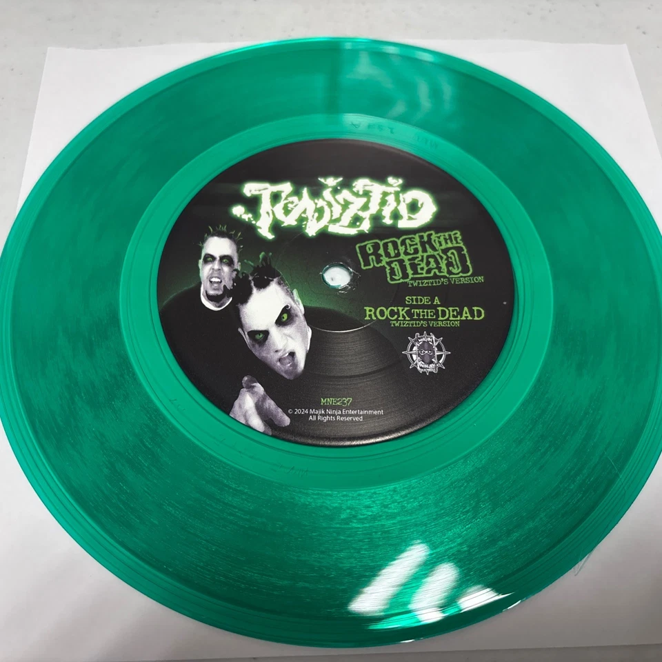 SIGNED! Twiztid Rock The Dead (Twiztid's Version) Autographed 7" Green Vinyl Foto 4 de 4