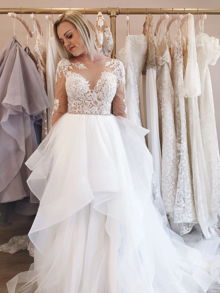 Elegantes Vestidos de Novia Cuello Redondo Apliques de Encaje Línea A Volantes Vestido de Novia Foto 3 de 4