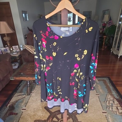 Susan Graver Women s Plus 1X Floral Tunic Top 3/4 Sleeve Round Neck Pullover