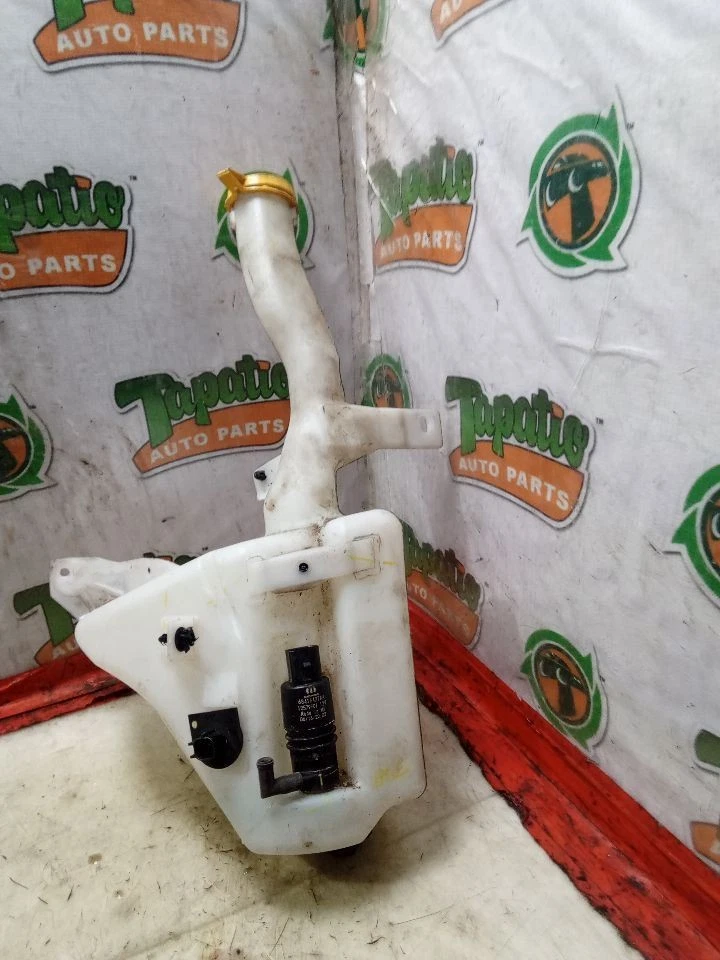 Depósito de lavado para camioneta Dodge 2500 19-23 3725412 Foto 4 de 4