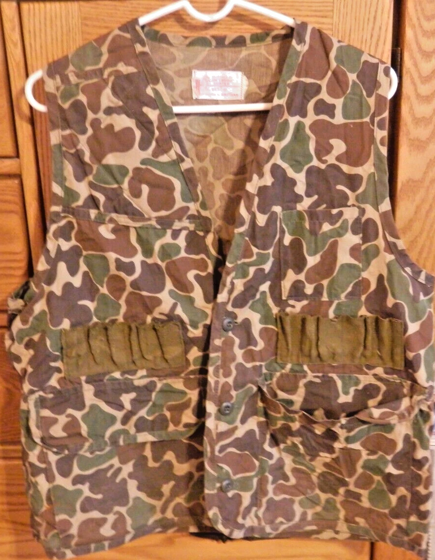 Vintage Best Camouflage Fishing/Hunting Vest Made In USA Size L