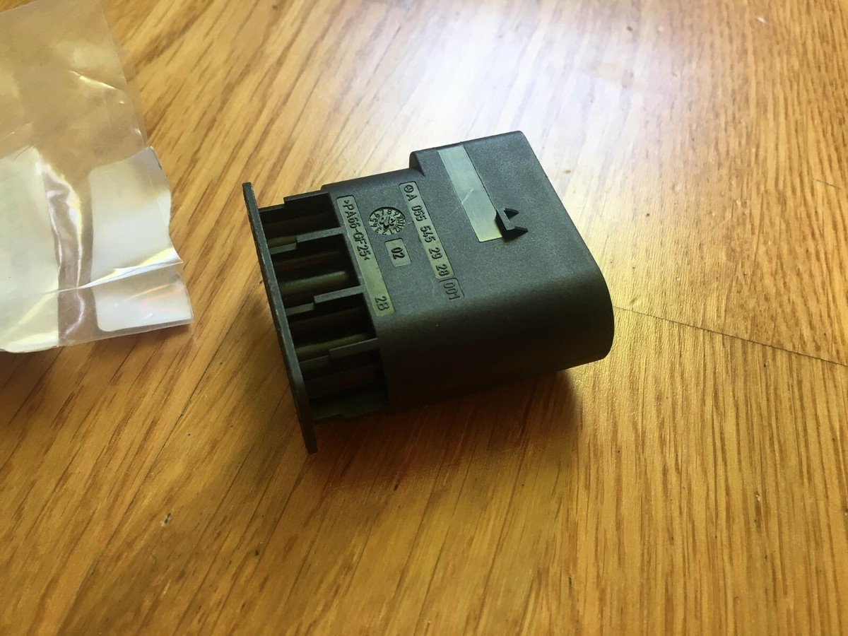 Mercedes-Benz Plug Housing A 055 545 29 28 64 Genuine OEM 