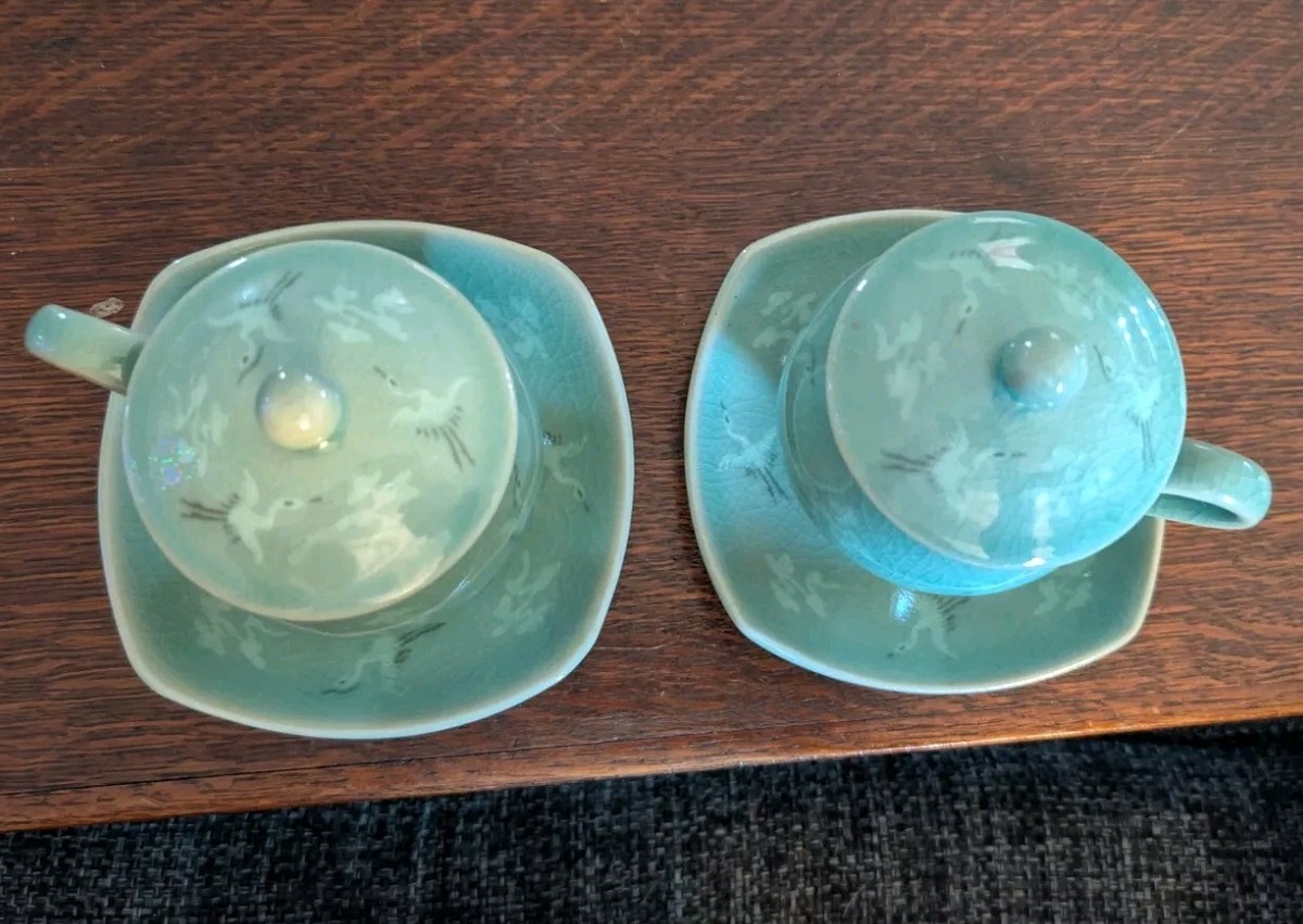 TAKEれんこん Vintage ~ Korean Celadon Soft Green Crackle Glaze Flying