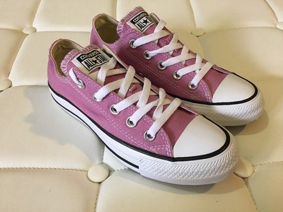 women purple converse