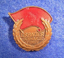 06 034 GDR Badge Builder Black Pump Bronze Level 1st version