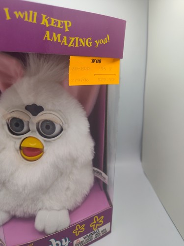 Nuovo Furby 1998 70-800 bianco con orecchie rosa occhi grigi con ricevuta di acquisto originale - Foto 2 di 8