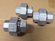 MB 3/8''-150 STAINLESS STEEL 304 UNION SPLIT HEX FEMALE COUPLER LOT OF 3