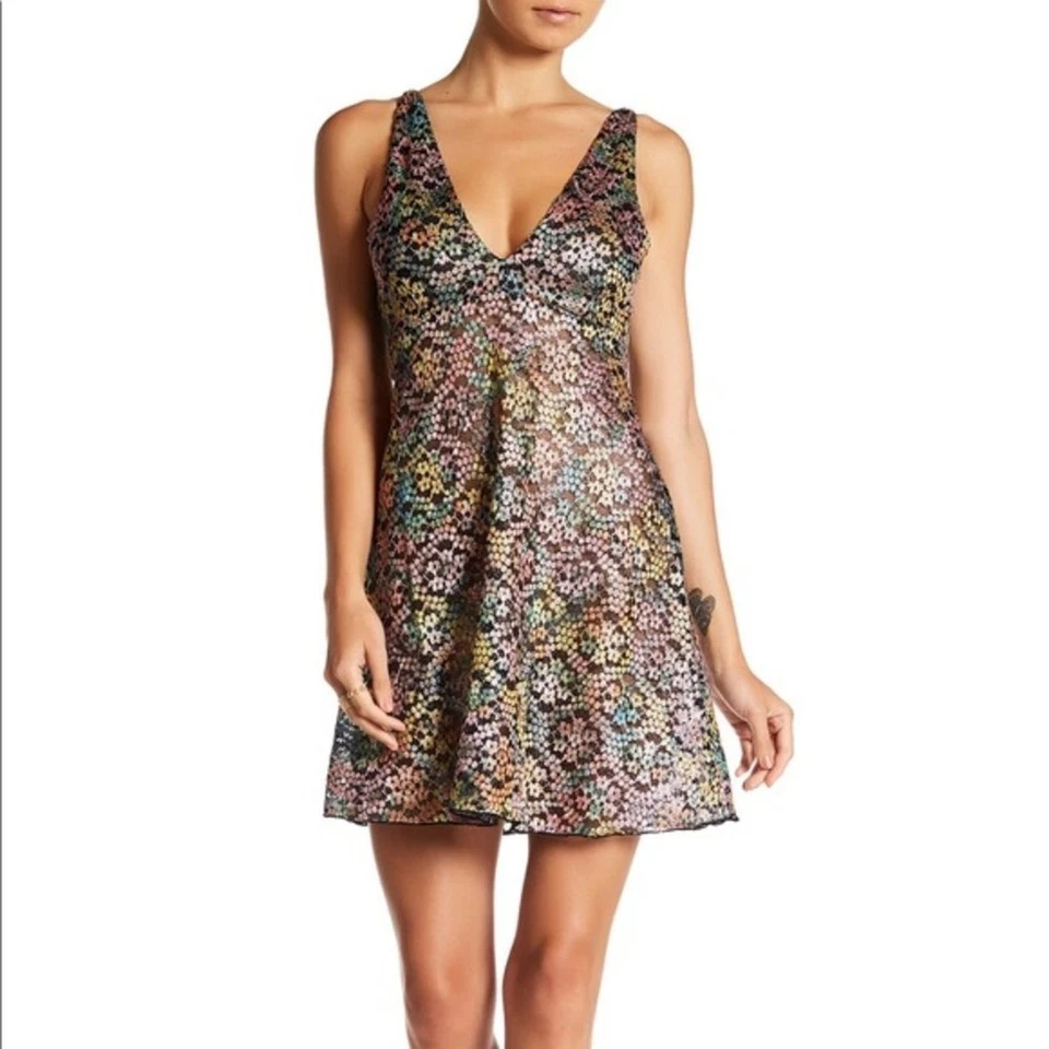 Vestido Babydoll de Encaje Floral Arco Iris Intimately Free People Talla Pequeña Foto 4 de 4